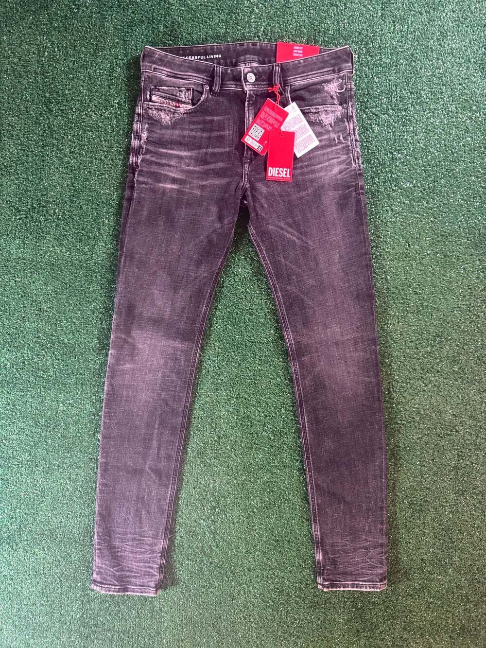Diesel 1979 Sleenker Skinny Fit Low Waist Jeans in Black Denim Distressed